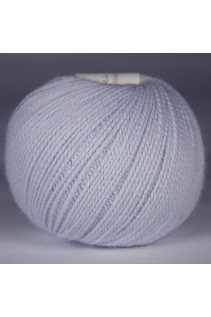 Organic Wool 1 20 sart lys blå